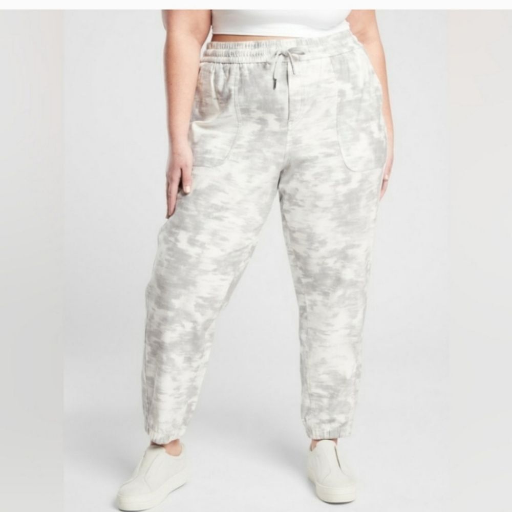 #091 Athleta Farallon Printed Joggers New- Size: 26